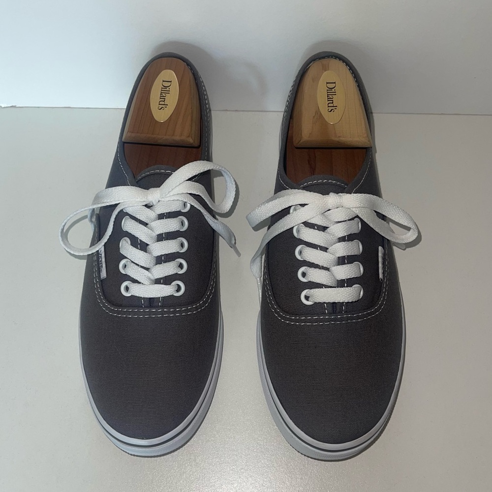Classic gray women’s vans never worn size 8 low profile